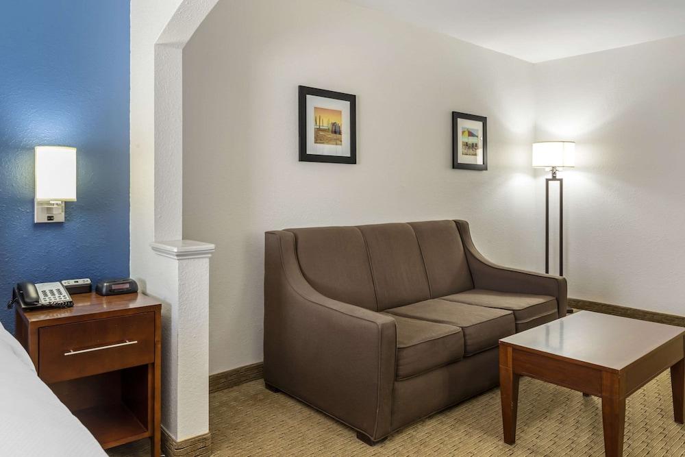 Comfort Inn Garner Clayton I-40 photo 9