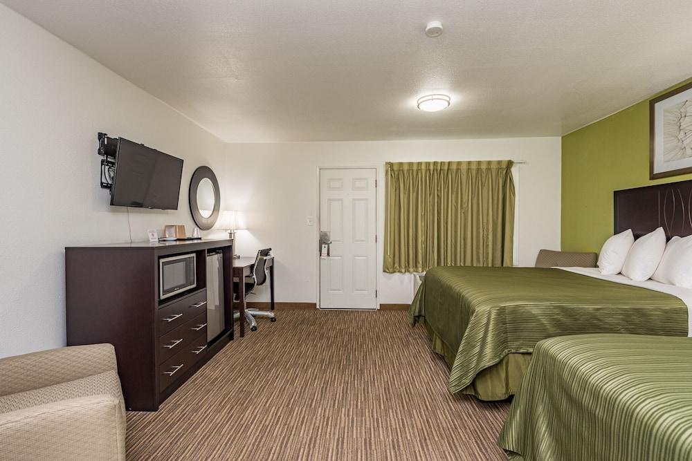 Sundowner Motel photo 29