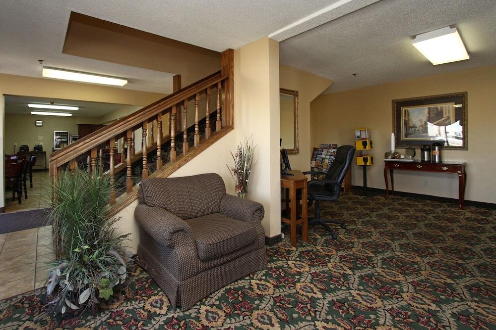 New Victorian Inn and Suites photo 2