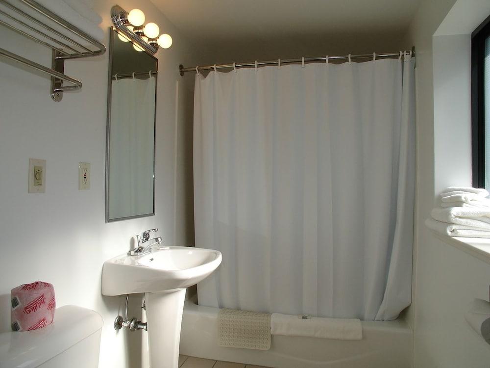 Forty Winks Inn LLC photo 9
