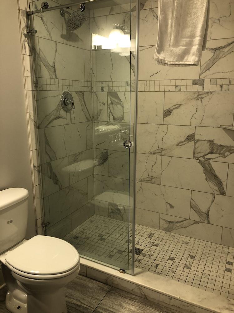 Talbott Inn photo 88