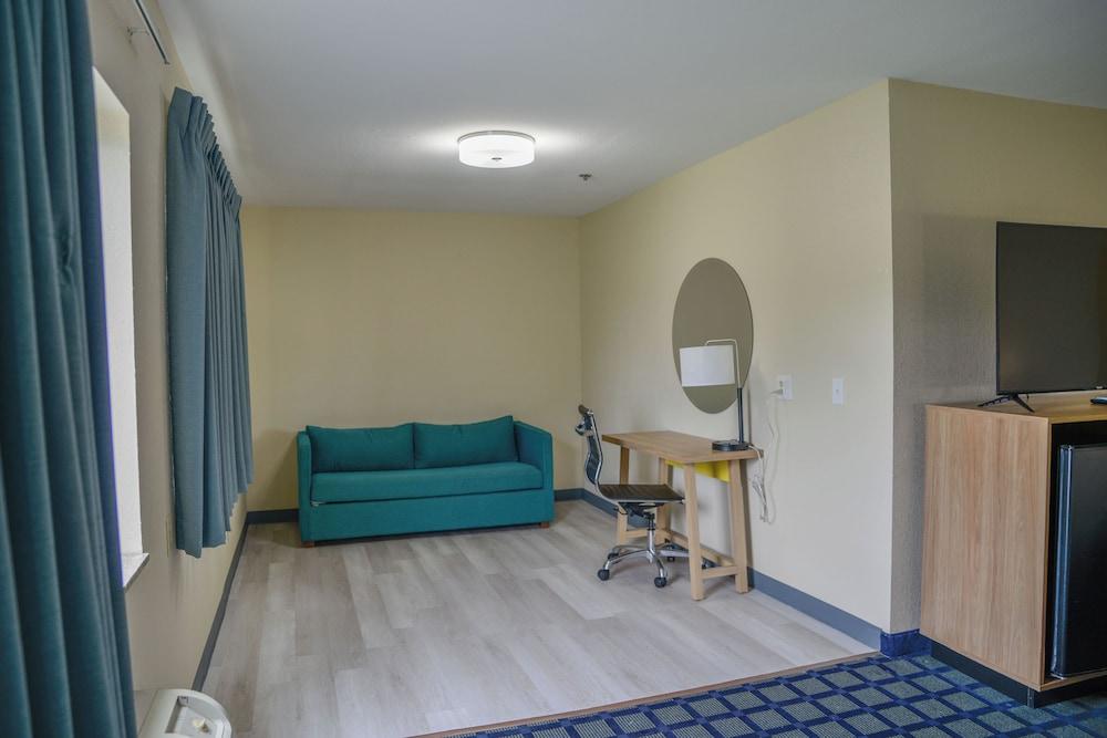 Days Inn by Wyndham Mount Vernon photo 8