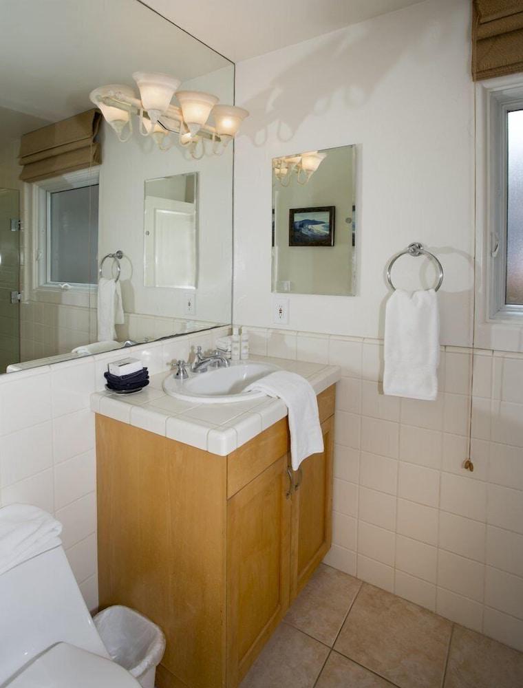 Sunset Cove Villas in Laguna Beach photo 63