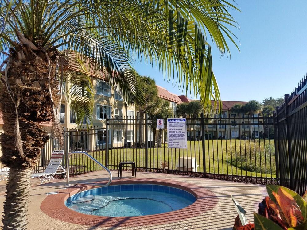 Parc Corniche Condominium Suite Hotel photo 68