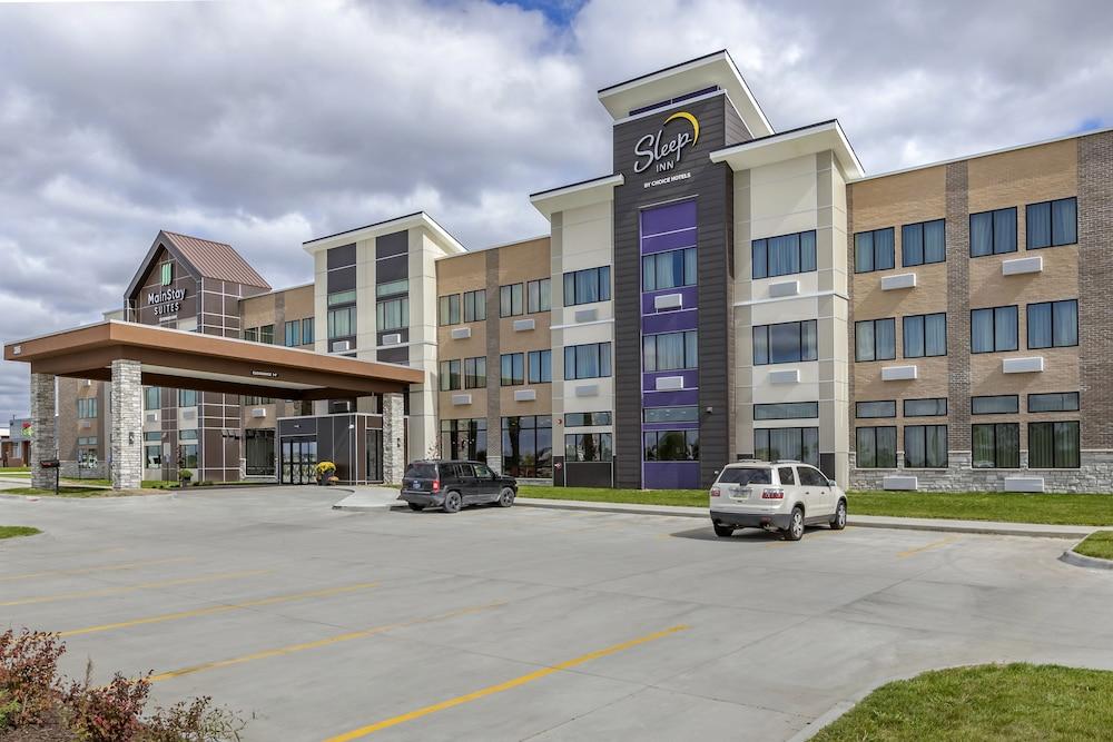 Sleep Inn & Suites Milwaukee/Franklin photo 30