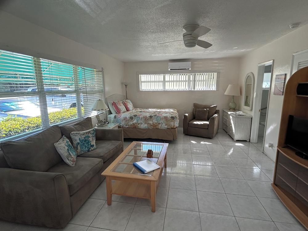 Bahama Beach Club Pompano photo 59