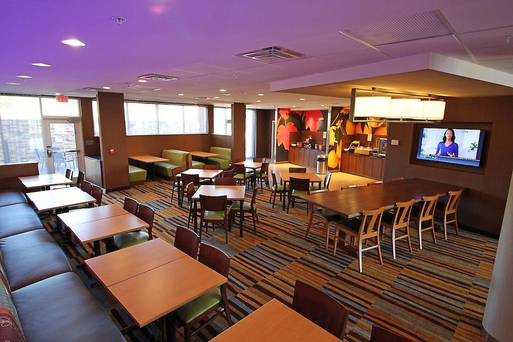Fairfield Inn & Suites by Marriott London photo 26