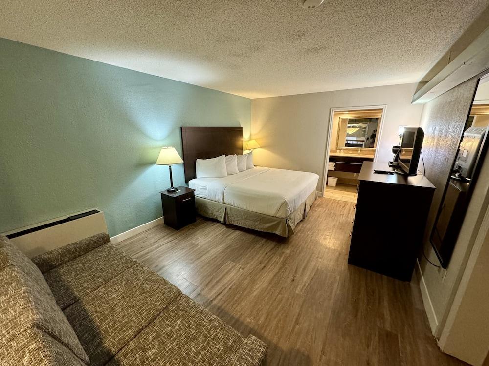 Wyndham Garden Ann Arbor photo 37