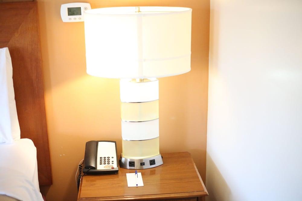 Cozy Corner Motel photo 48