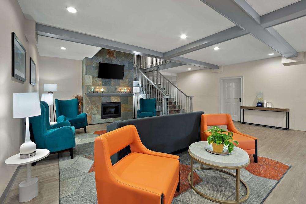 Comfort Inn & Suites Santee photo 2