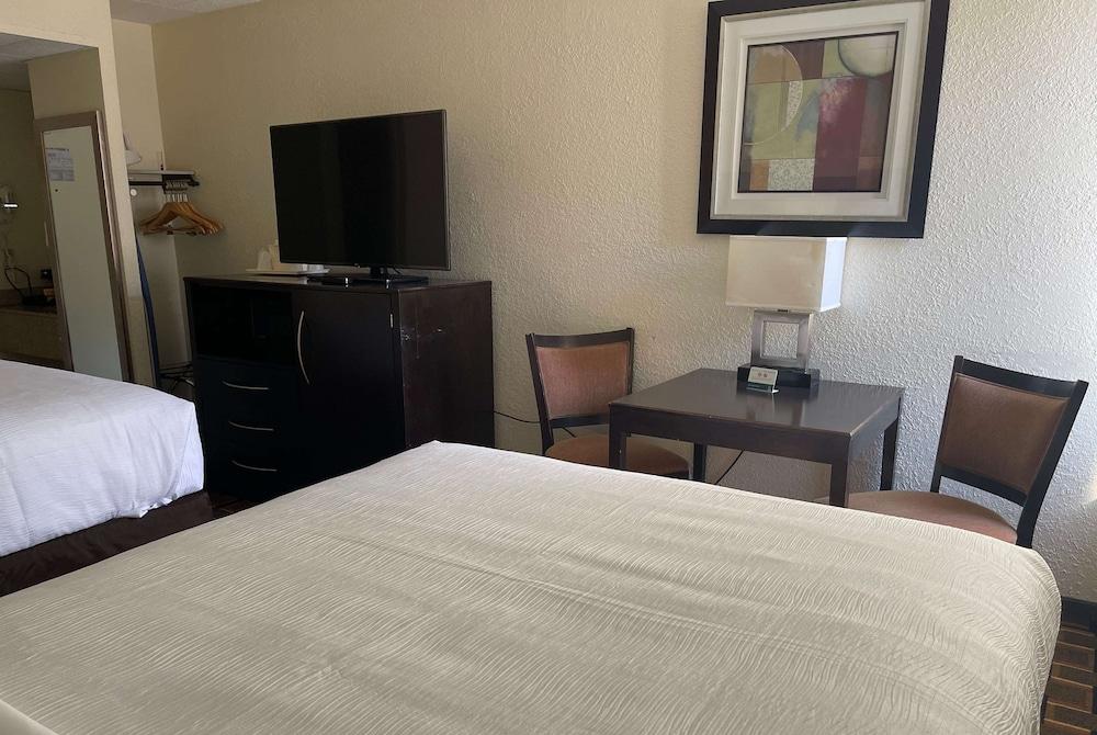 Comfort Inn Dunmore - Scranton East photo 16