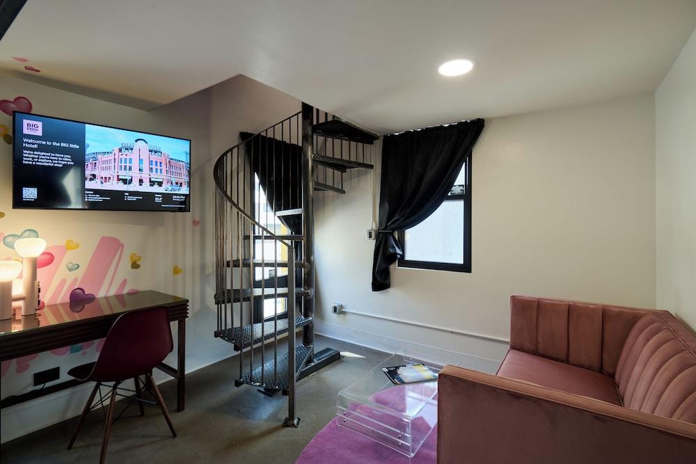 BIG LITTLE HOTEL photo 81