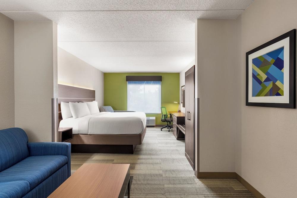 Holiday Inn Express & Suites Live Oak by IHG photo 21
