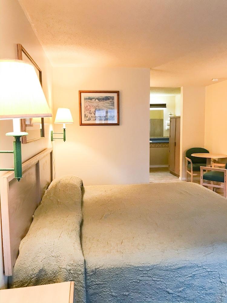 Summers Inn photo 15