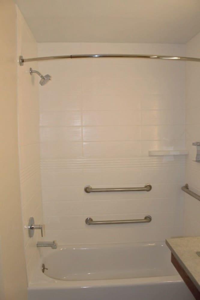 Candlewood Suites Southfield - Detroit by IHG photo 57