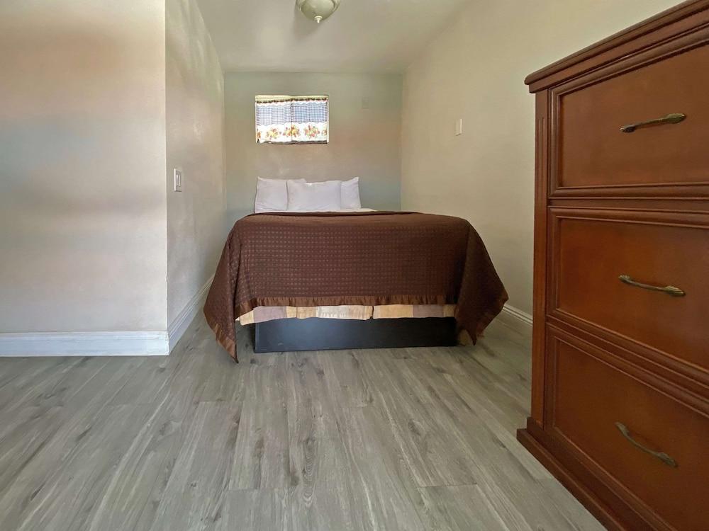 Rodeway Inn Ventura Midtown photo 23