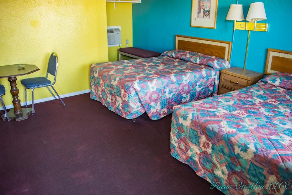 Bloomfield Motel photo 7