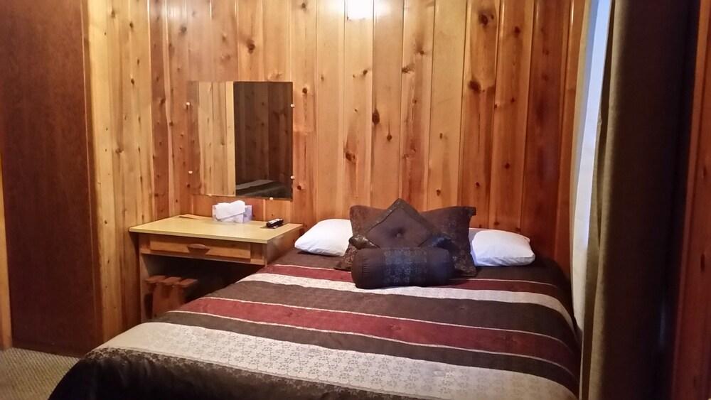 Mystic Valley Inn photo 29