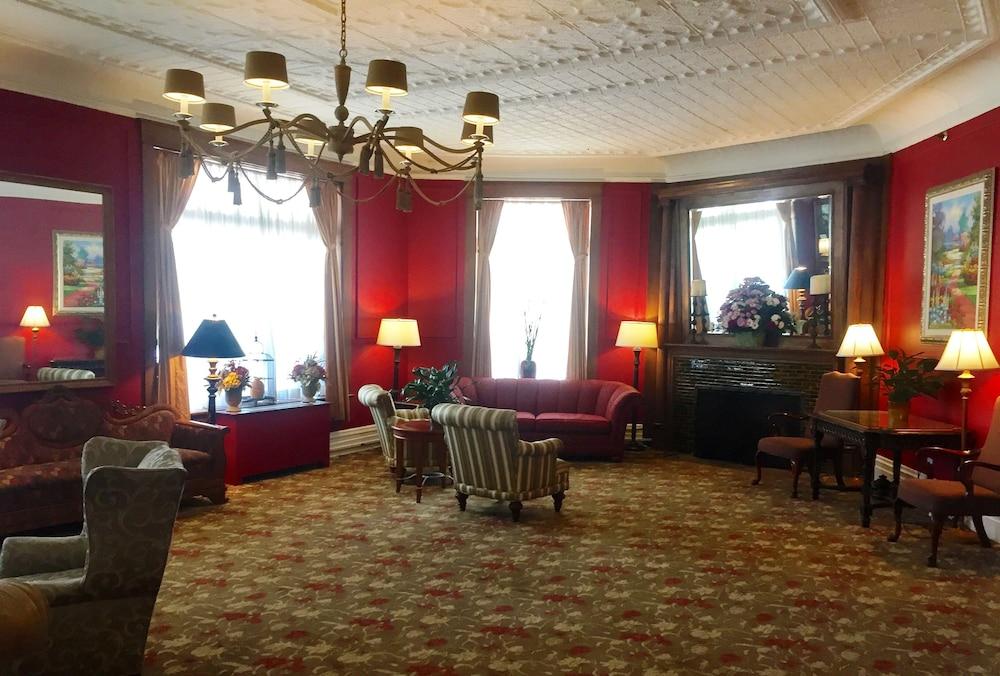 Perry Hotel photo 10