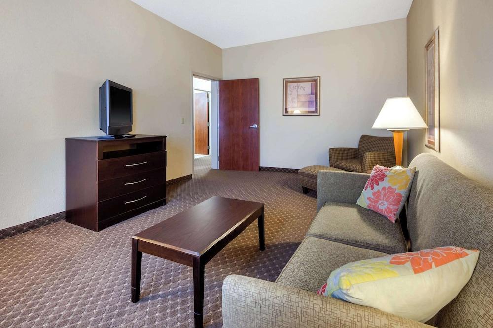 Quality Inn Smyrna photo 23