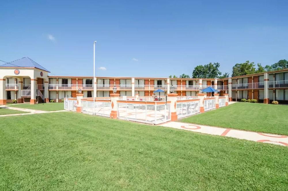 OYO Hotel Greensboro East I 40 photo 20