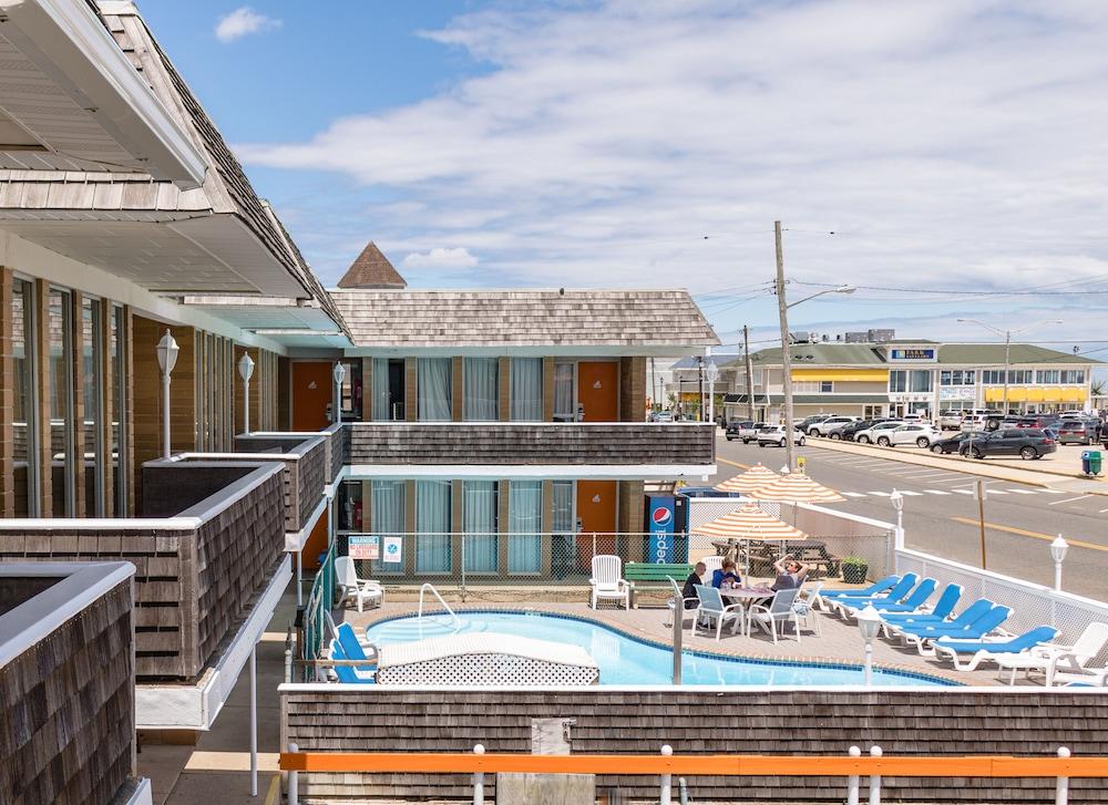 Charlroy Motel photo 8