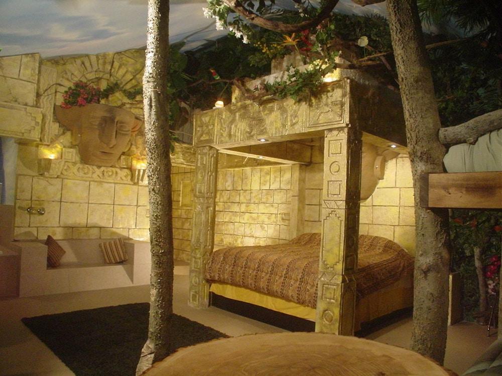 Wildwood Inn Tropical Dome & Theme Suites photo 92