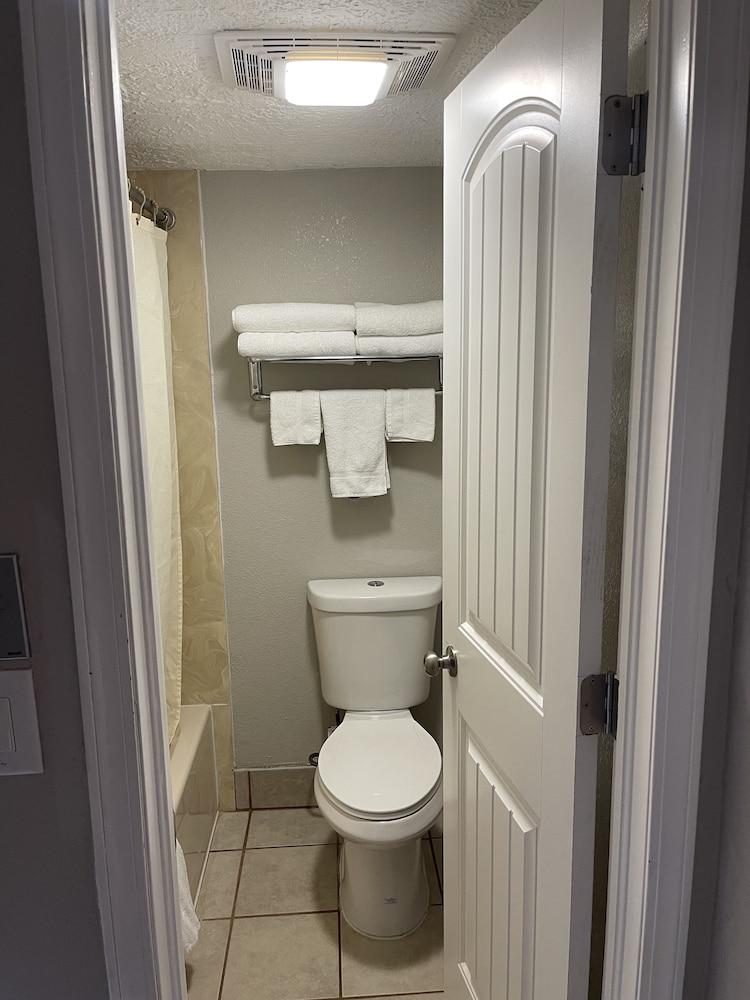 Stratford House Inn Branson photo 12
