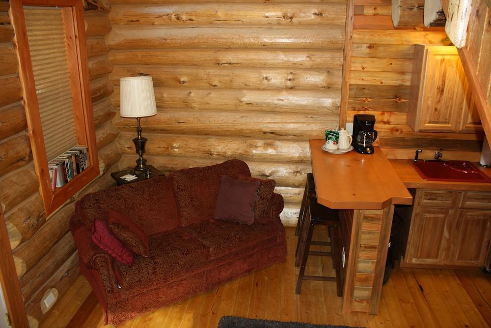Hearthstone Elegant Lodge by the River photo 17