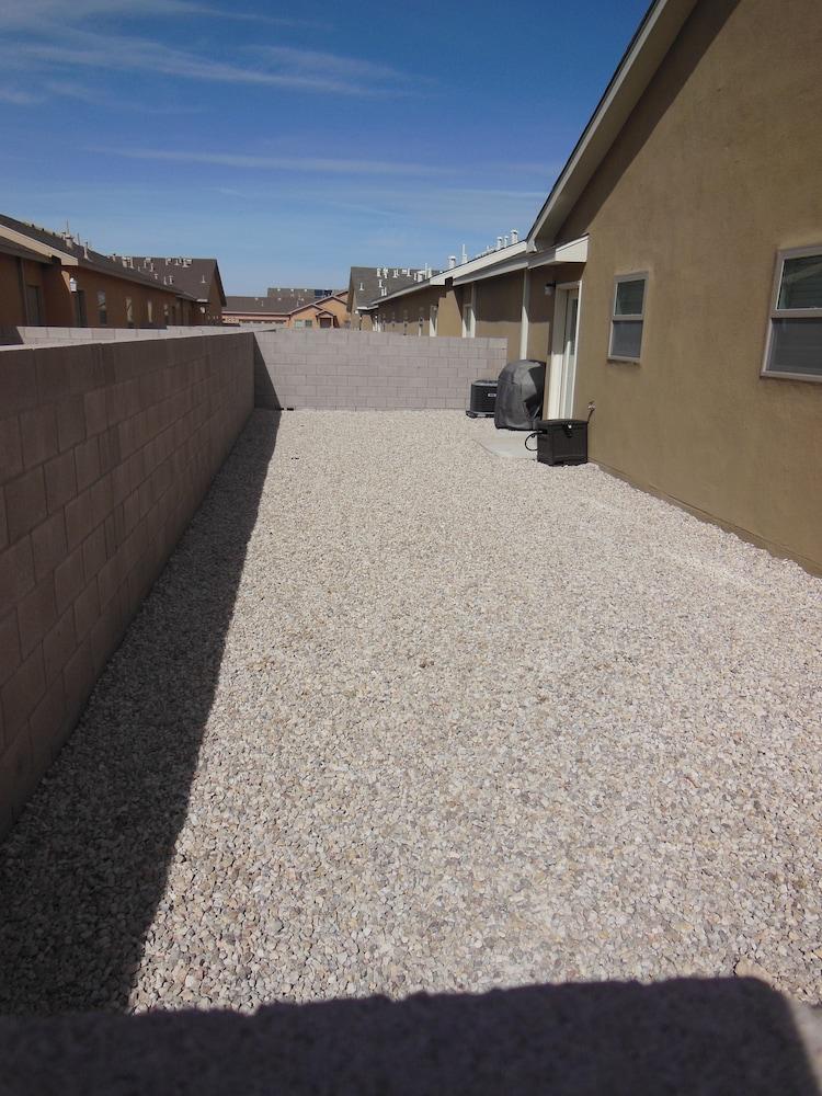 Desert Trails Luxury Suites photo 18