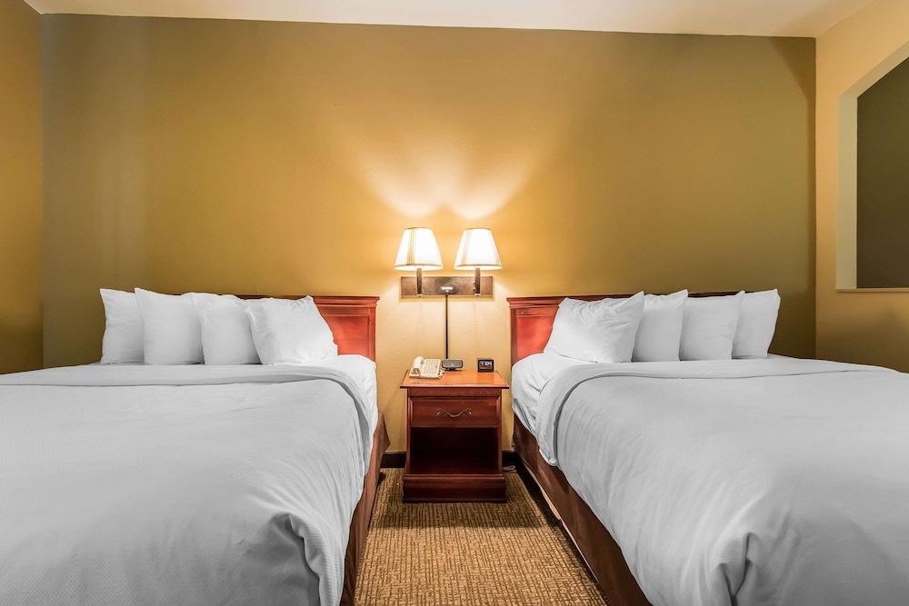 Quality Suites New Iberia photo 6