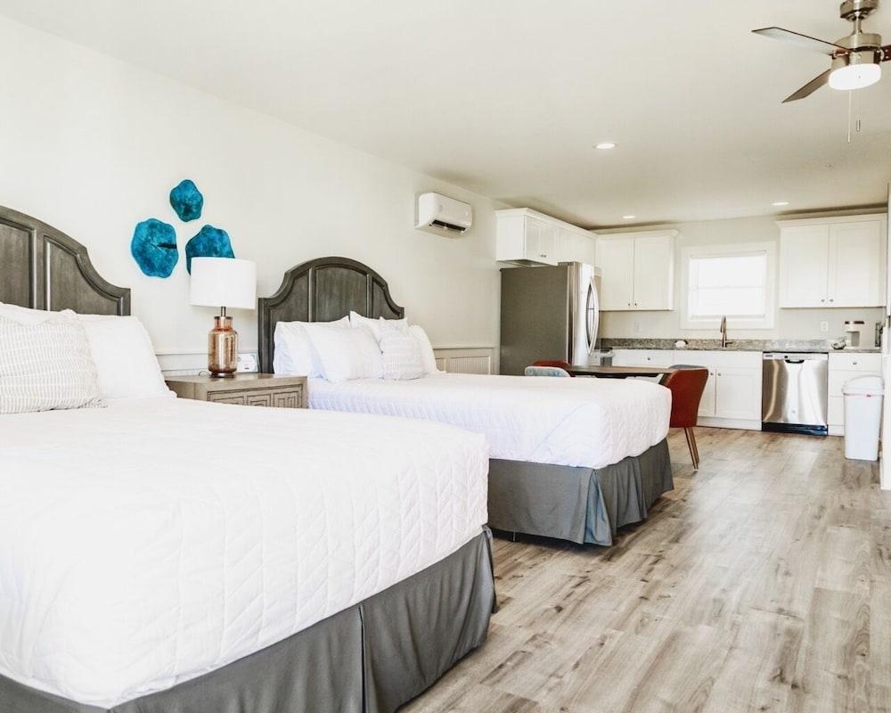 Saltwater Suites photo 23