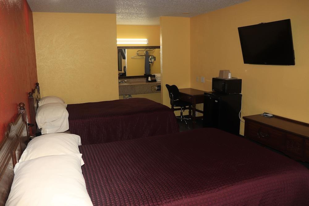 Chaparral Motel photo 6