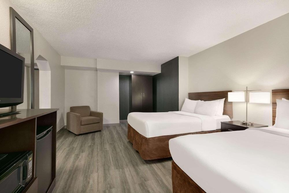 Country Inn & Suites by Radisson, Roanoke Rapids, NC photo 17