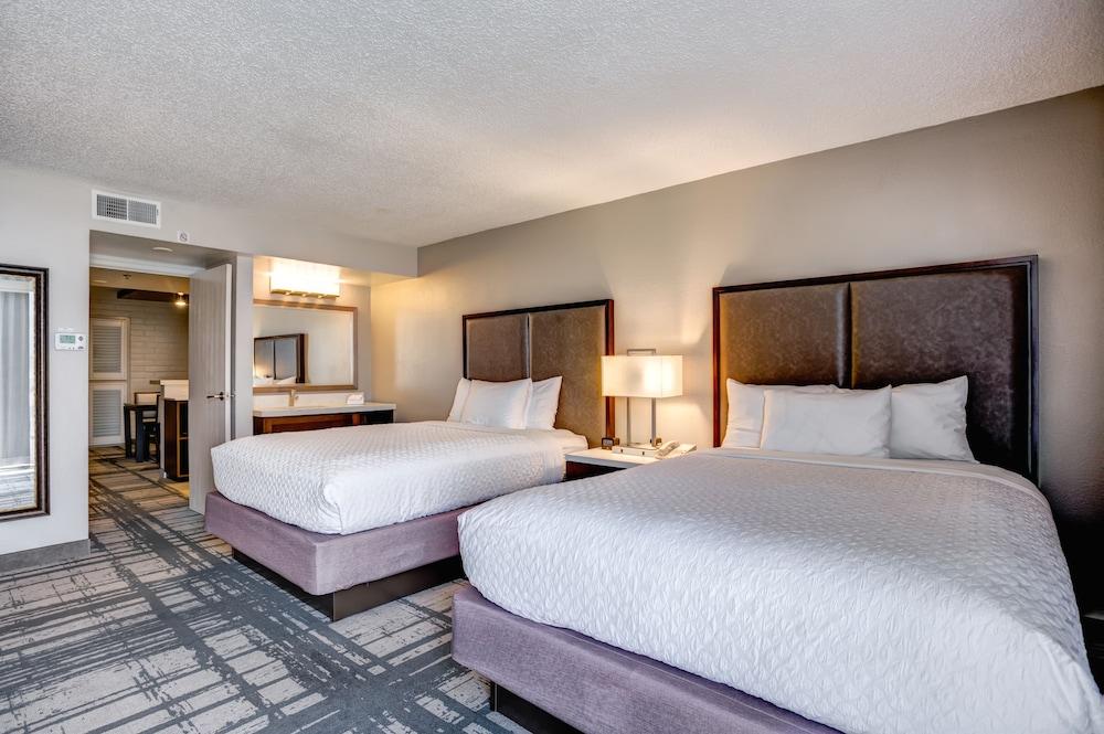 Embassy Suites by Hilton Orlando International Dr Conv Ctr photo 5