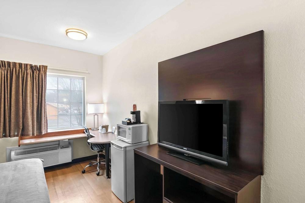 Quality Inn Queensbury - Lake George Area photo 14