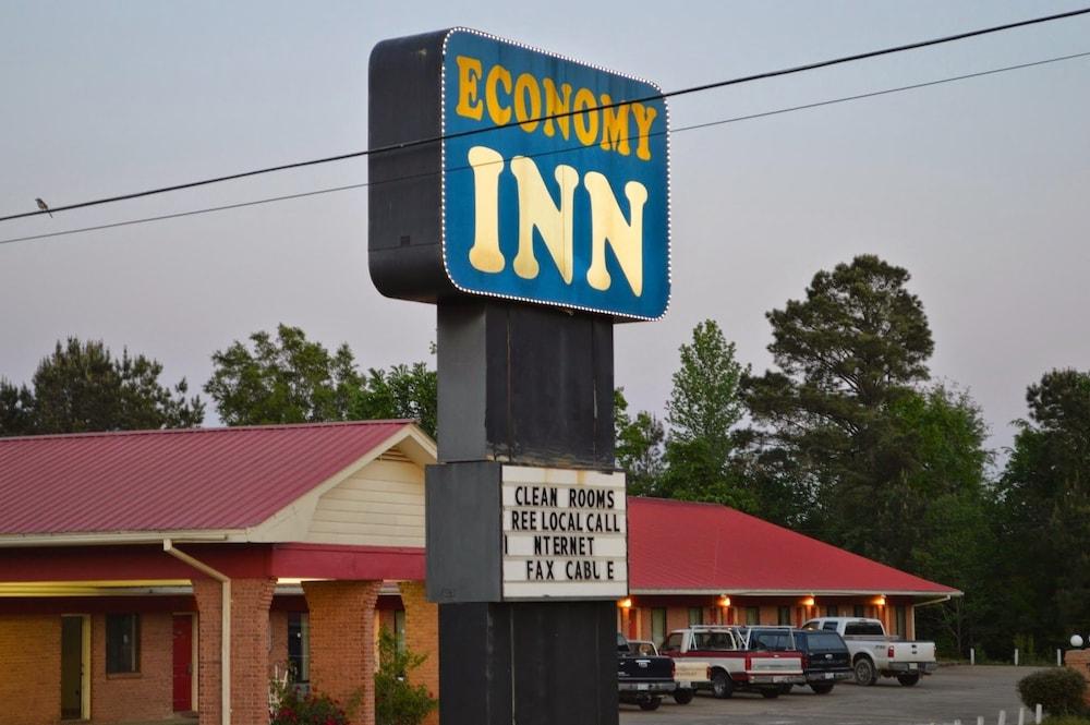 Economy Inn photo 1