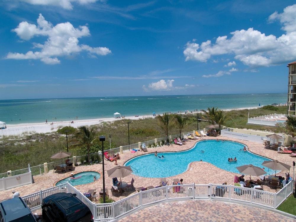 Sunset Vistas Two Bedroom Beachfront Suites photo 9