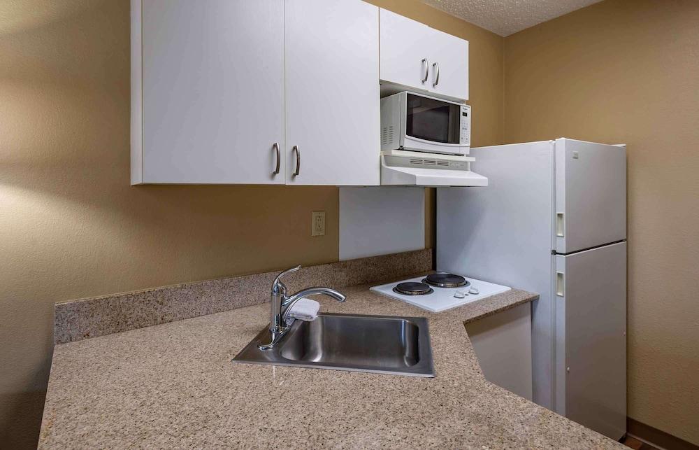 Extended Stay America Suites Houston Med Ctr Greenway Plaza photo 14