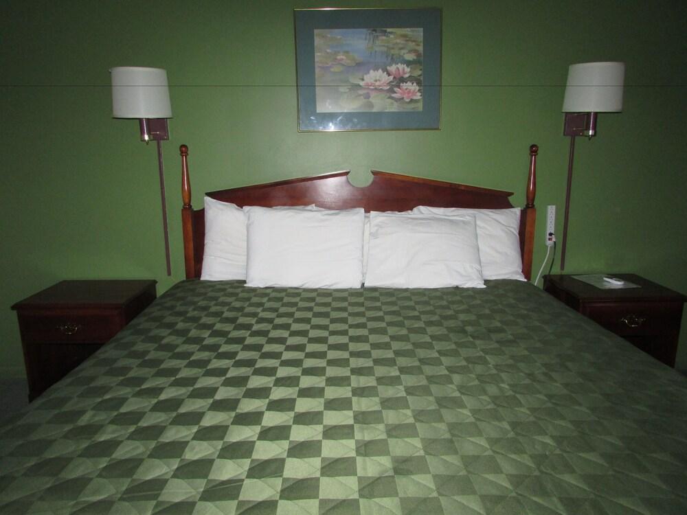 Gas Lite Motel photo 17