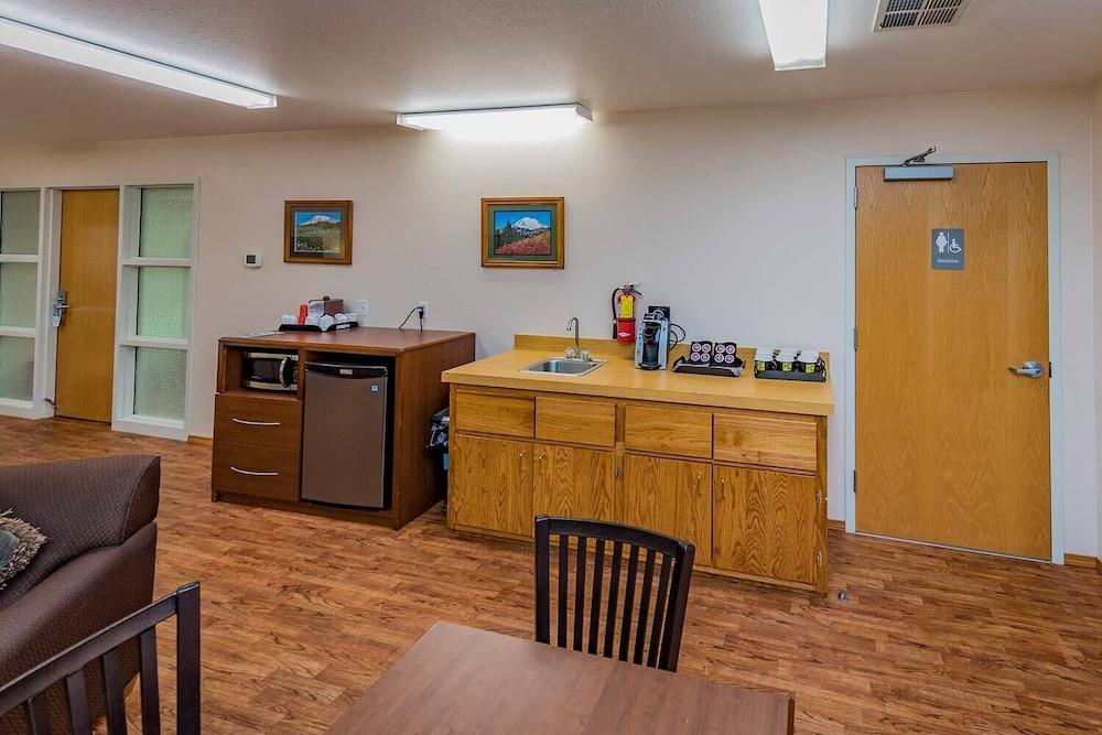 Nisqually Lodge photo 16