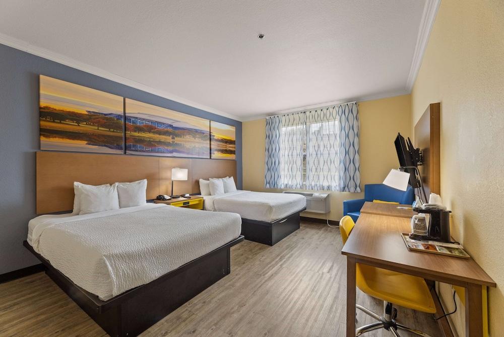 Days Inn & Suites by Wyndham Euless DFW Airport South photo 62