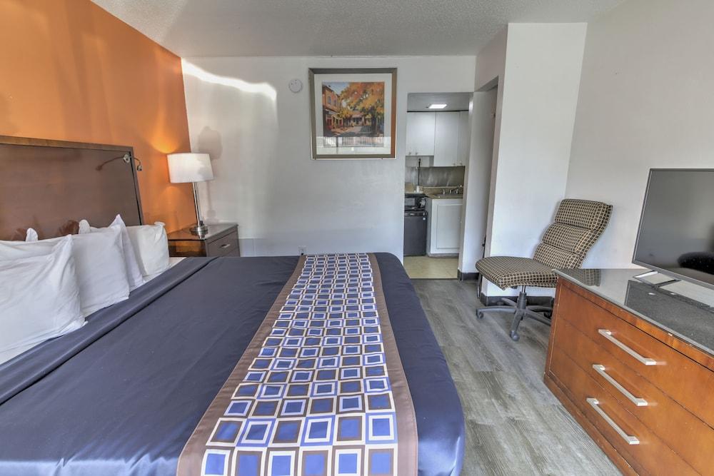 White Marlin Inn photo 17