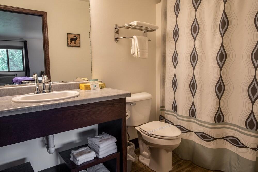 Open Hearth Lodge photo 24