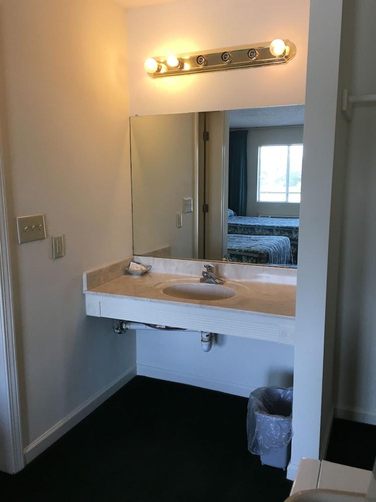 McCaig Motel photo 7