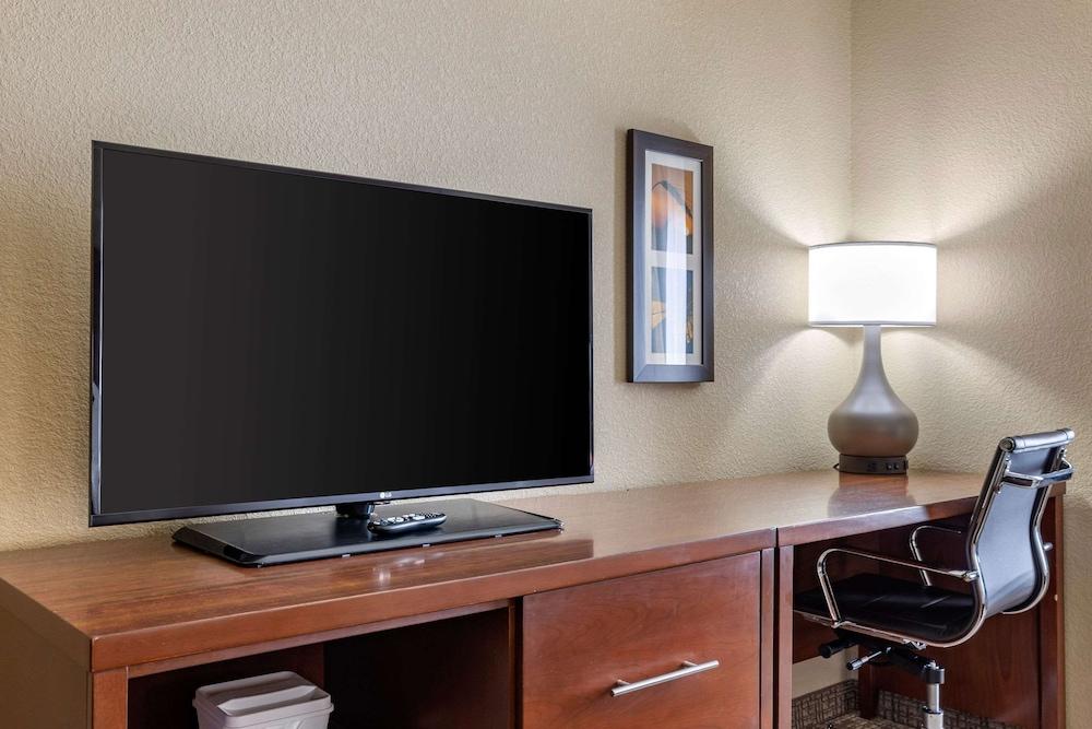 Comfort Inn & Suites Augusta photo 15