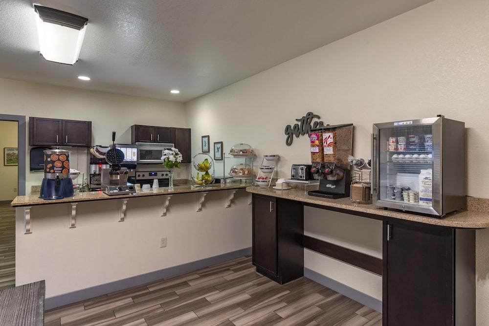 Stay-Over Suites photo 2