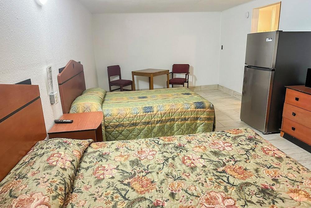 Shamrock Kings Inn By Oyo Marked Tree I-555 photo 68