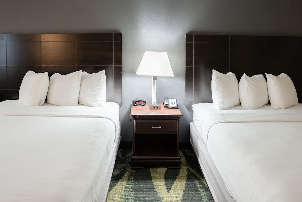 Spark by Hilton Bensalem Philadelphia photo 5