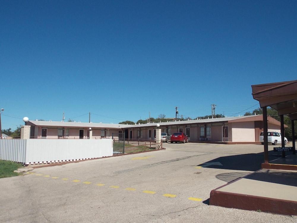 Holiday Host Motel photo 17